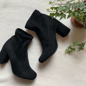 Suede black boots